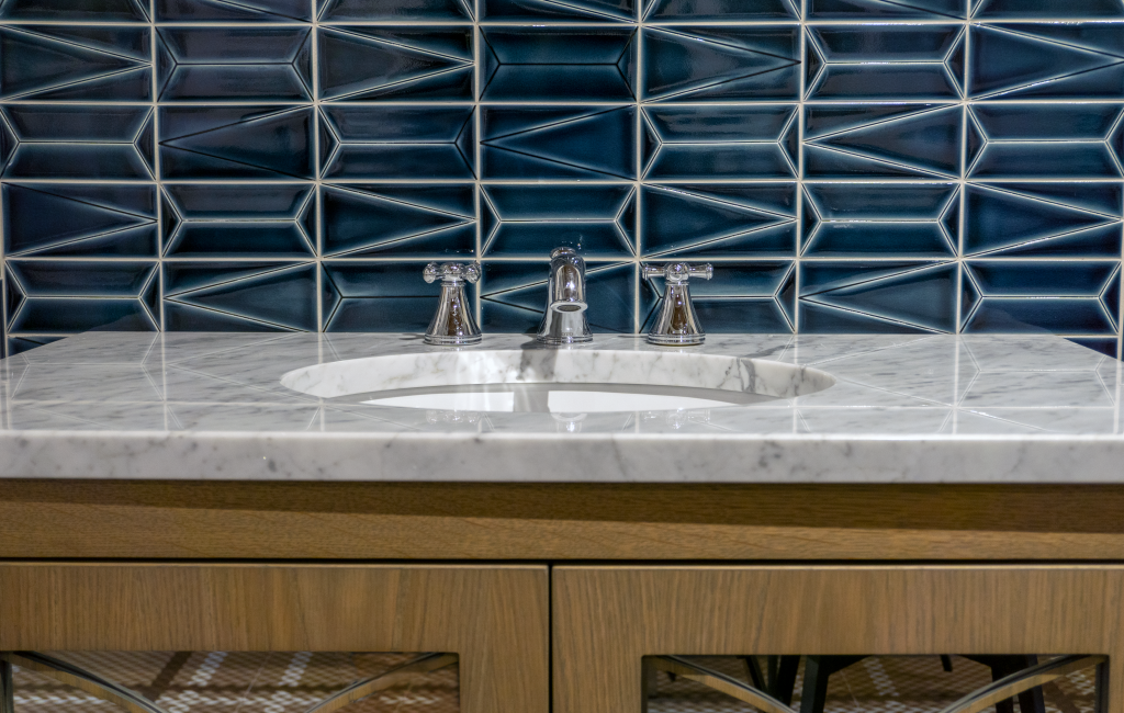 InLine Ceramic in Navy Decorative Materials